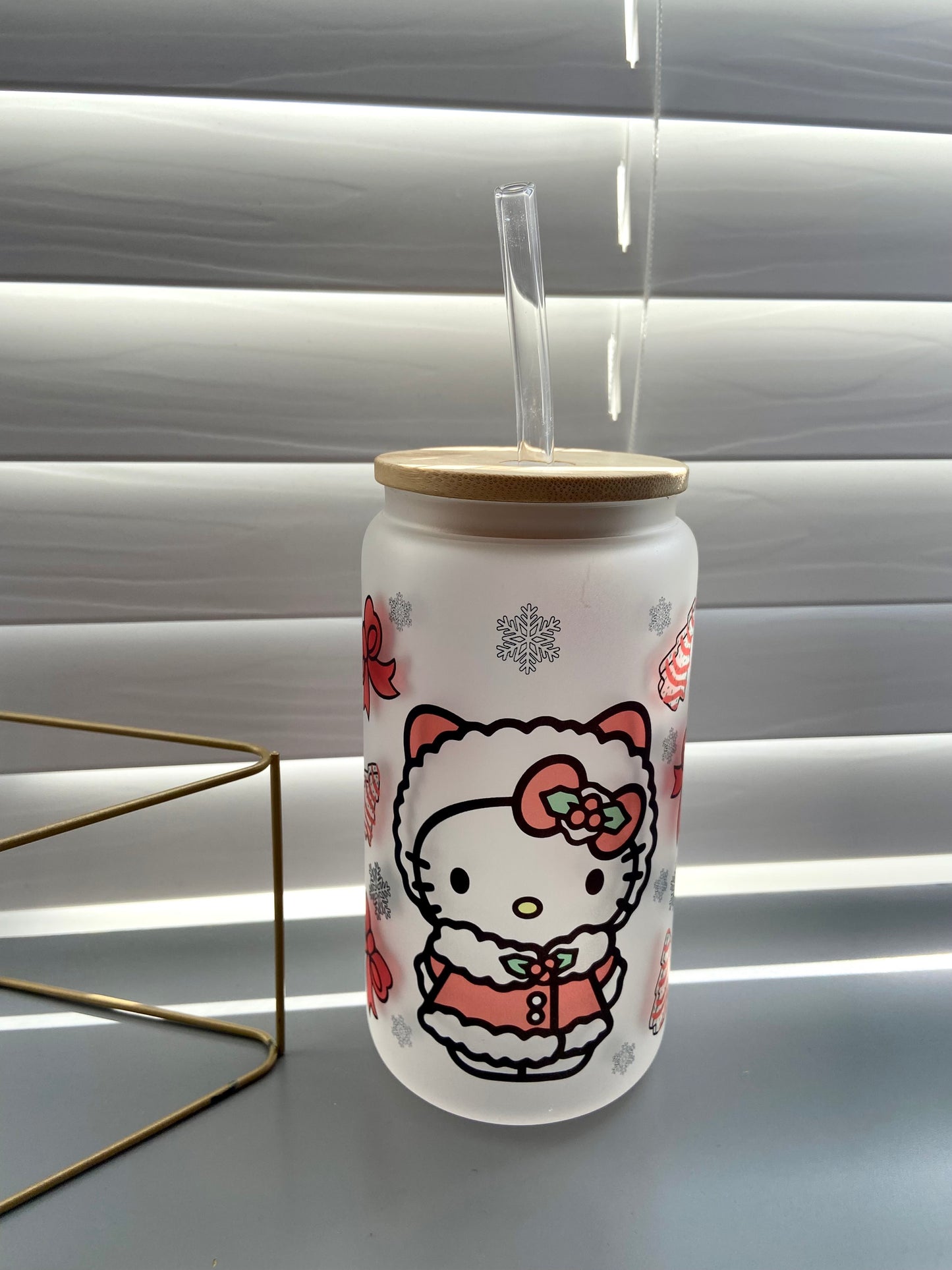 Christmas kitty and snowflakes glass cup