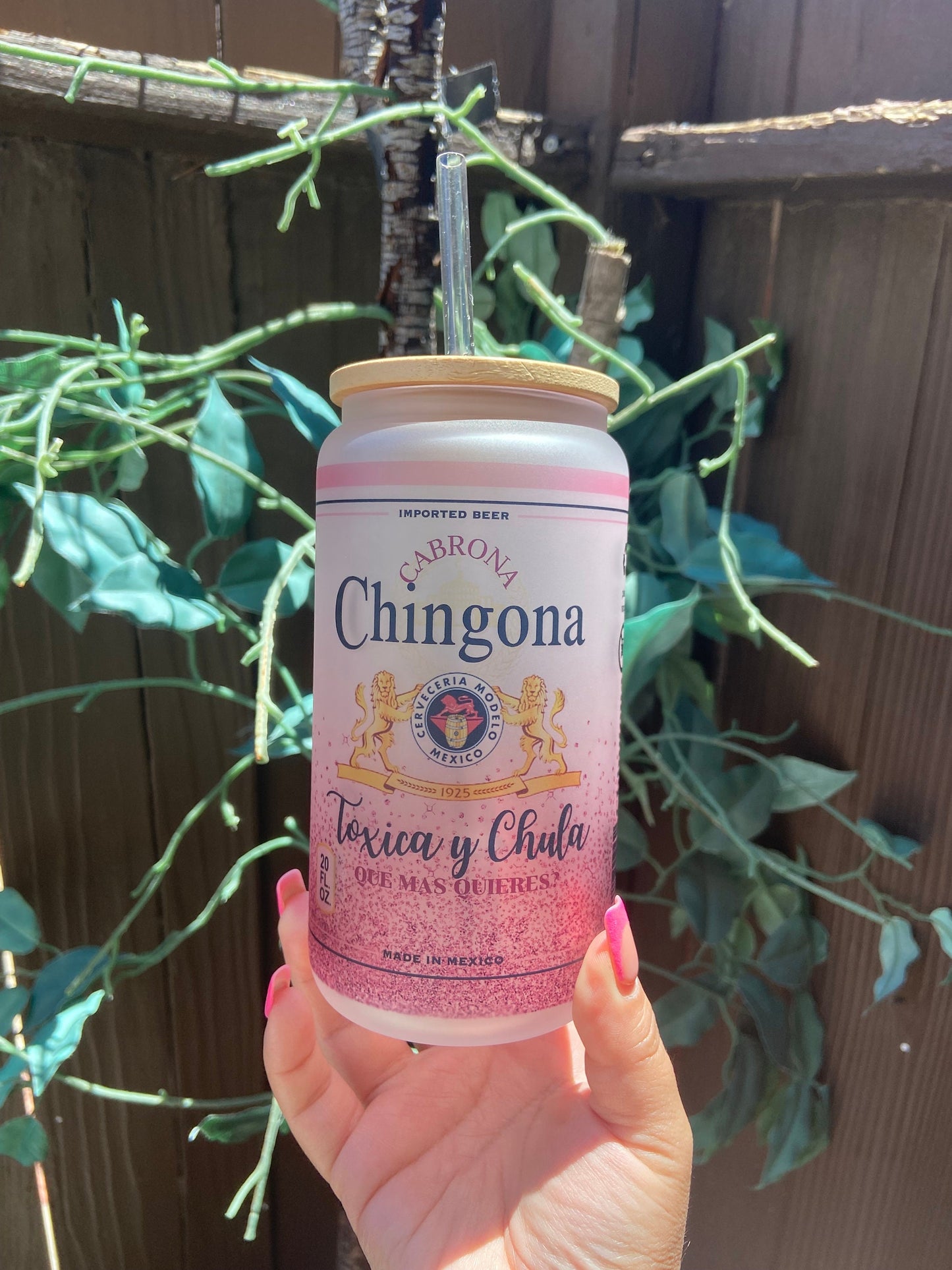 Modelo cabrona chingona glass cup with lid & straw